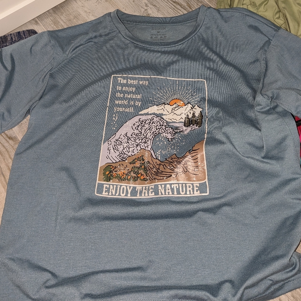 graphic tee, medium, blue